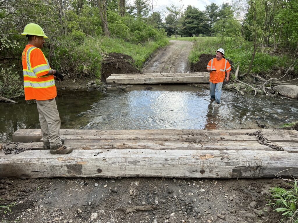 stream crossing created with crane mats and composite mats