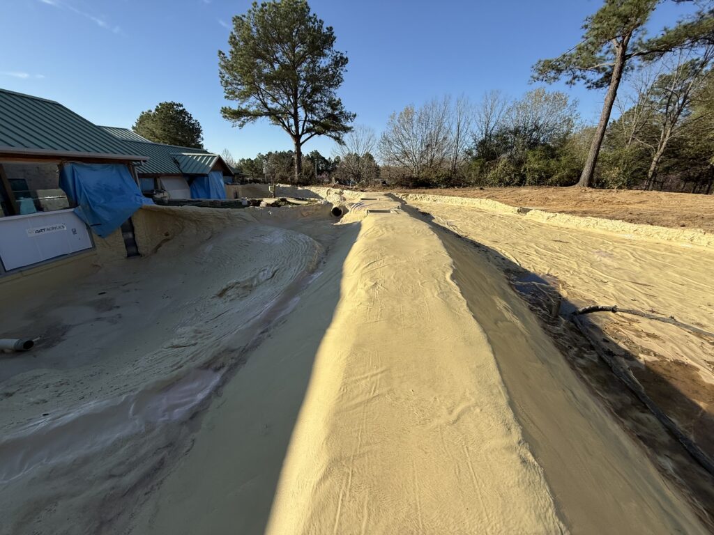 Aquaria spray liner installation